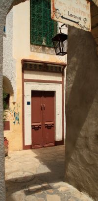 Tun&eacute;ziai ajt&oacute;k - gy&uuml;jtem&eacute;ny