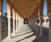 Kolonád Habib Bourguiba mauzoleumánál, Monastir 