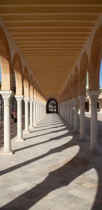 Kolon&aacute;d Habib Bourguiba mauzoleum&aacute;n&aacute;l, Monastir 